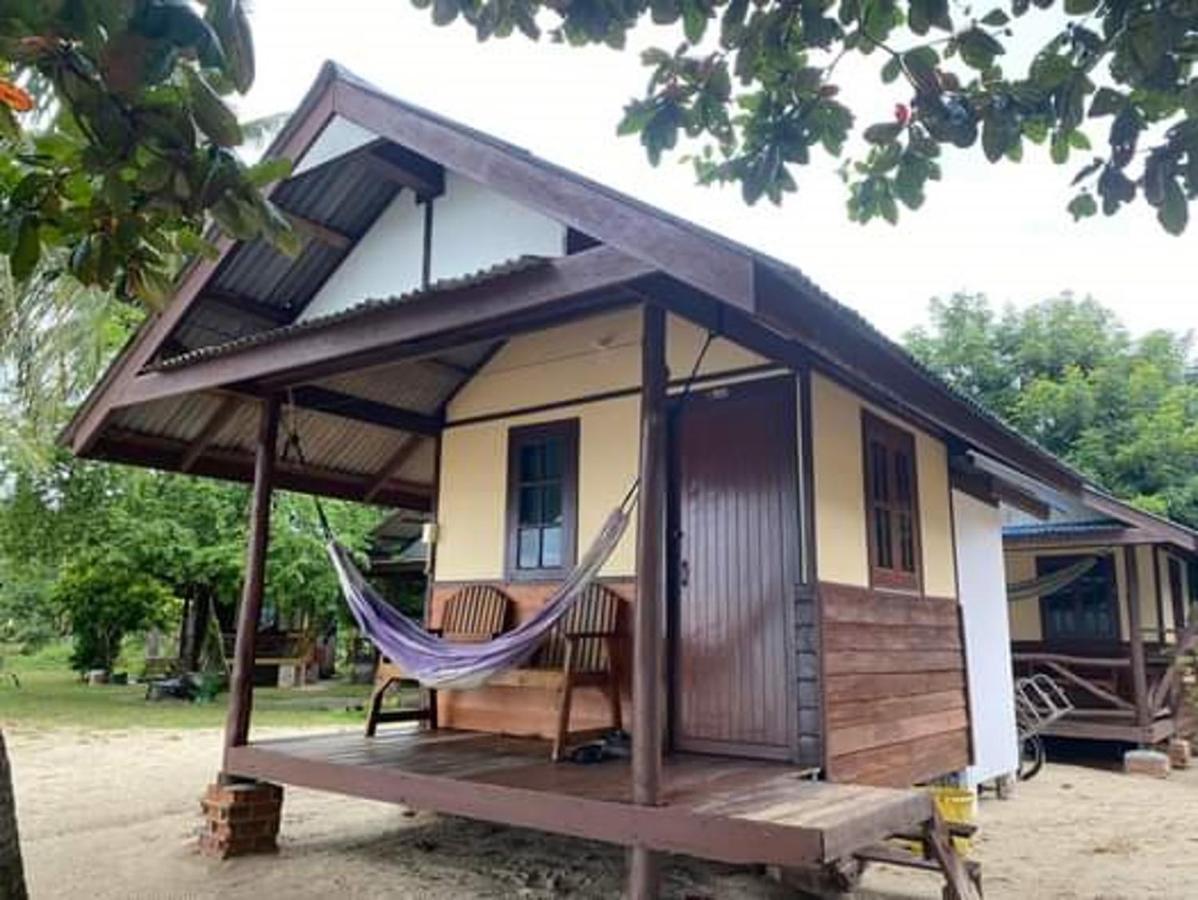 Pinks Bungalow Ban Tai Exterior photo