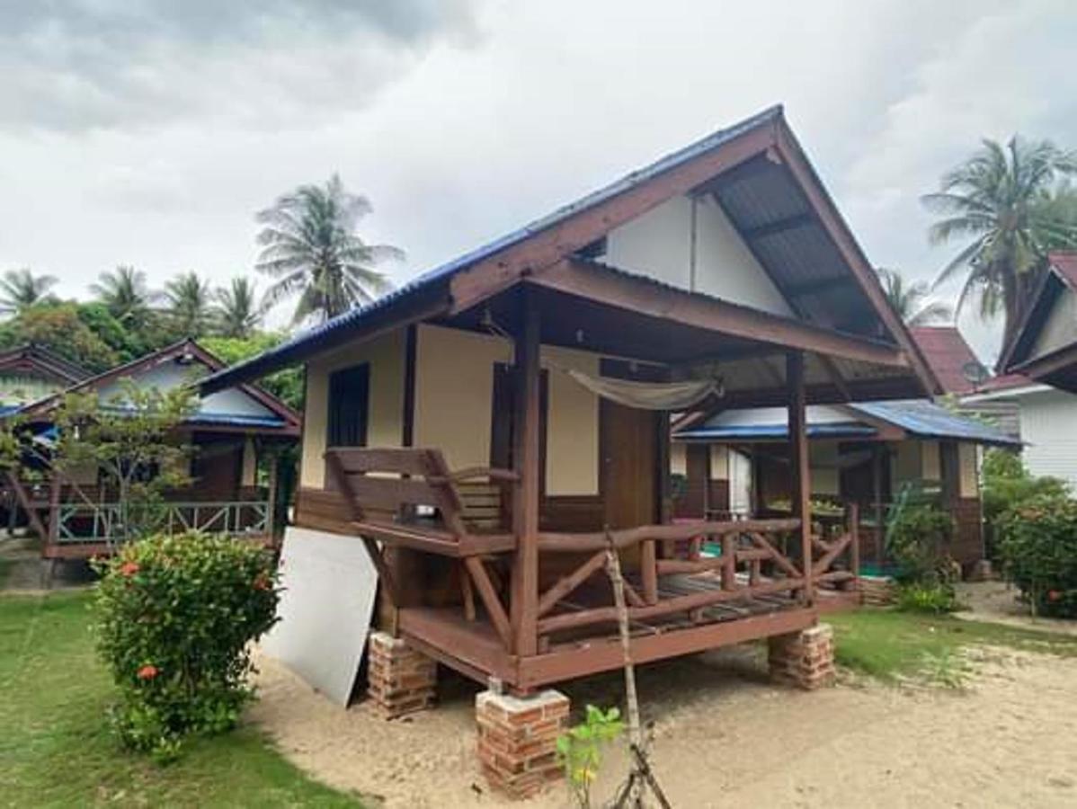 Pinks Bungalow Ban Tai Exterior photo