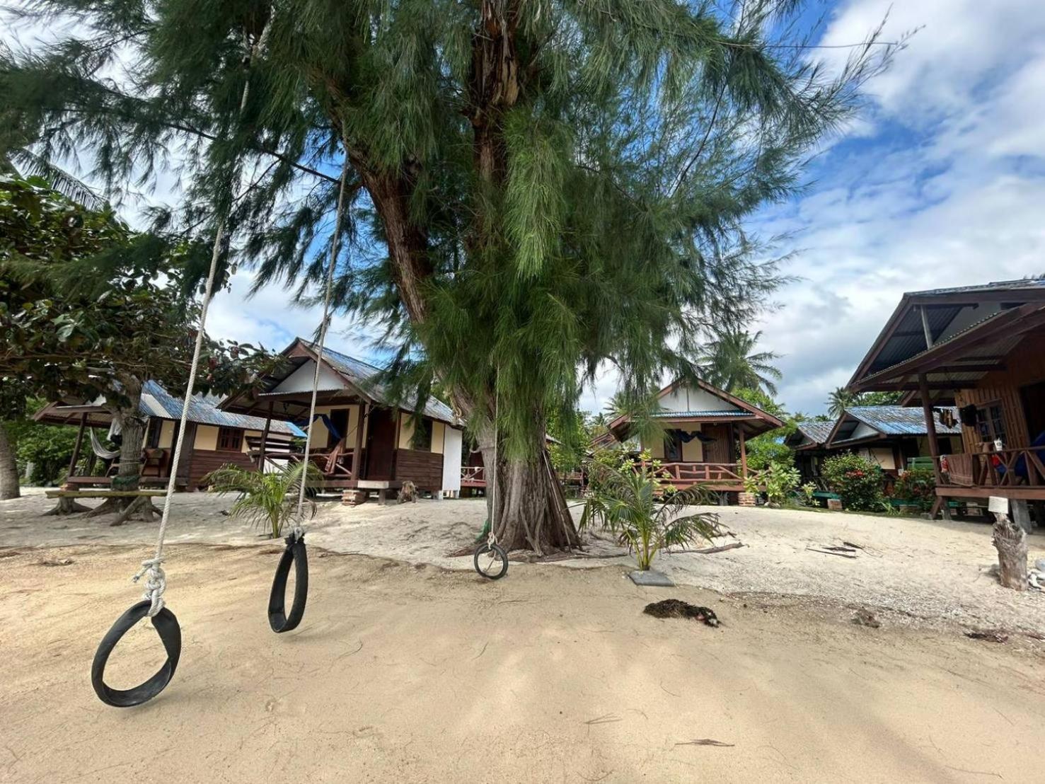 Pinks Bungalow Ban Tai Exterior photo