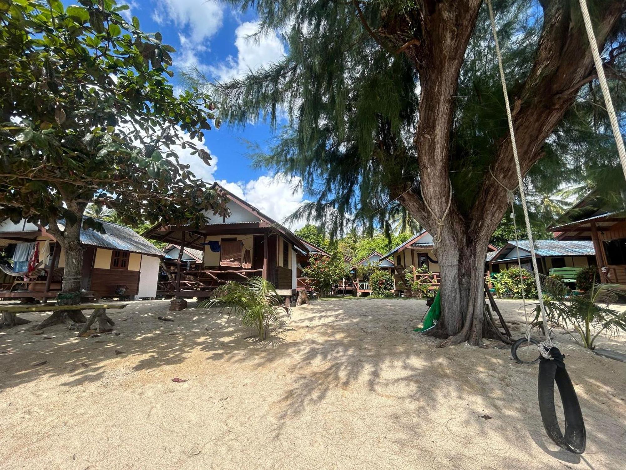 Pinks Bungalow Ban Tai Exterior photo