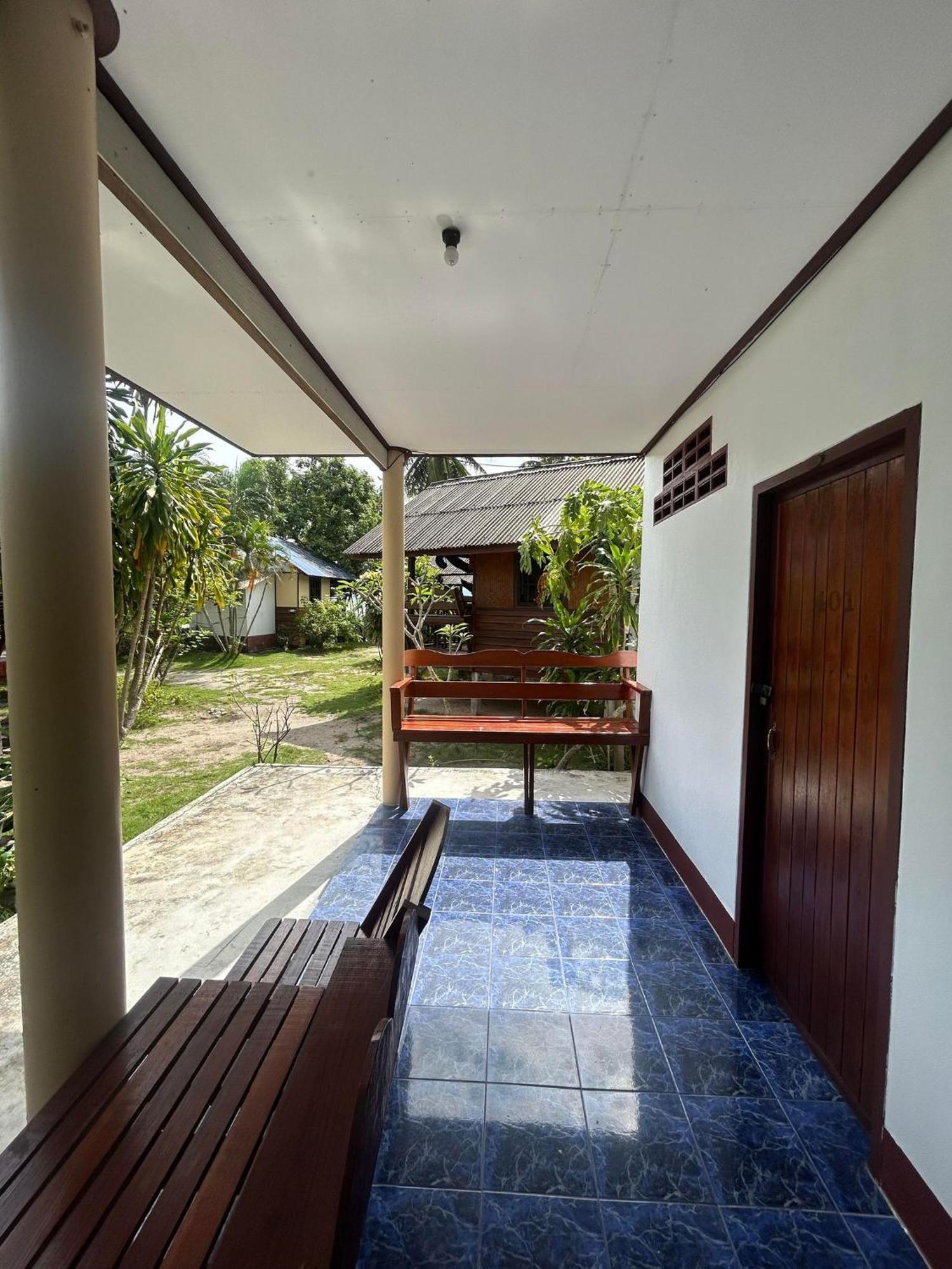 Pinks Bungalow Ban Tai Exterior photo